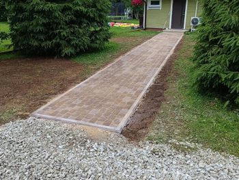 Tänavakivi käigutee valmis